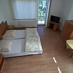 Goscinne - Lesna 8 *