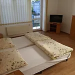 Ubytování v soukromí Goscinne - Lesna 8 *