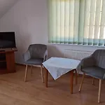 Ubytování v soukromí Goscinne - Lesna 8 *