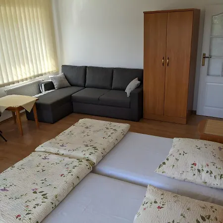 Goscinne - Lesna 8 منزل للإقامة *