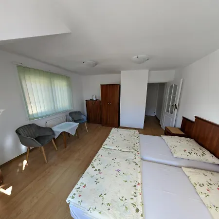 Goscinne - Lesna 8 * أوسترونيه مورسكية