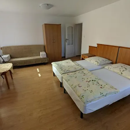 Goscinne - Lesna 8 أوسترونيه مورسكية