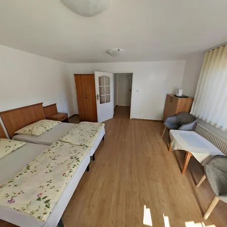 Goscinne - Lesna 8 أوسترونيه مورسكية