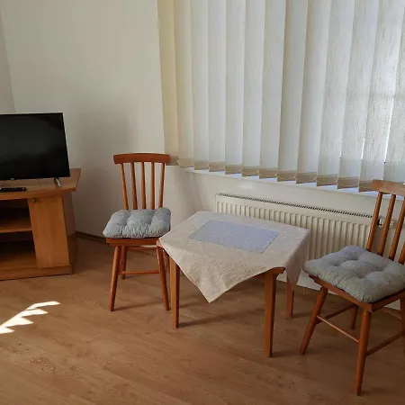 Goscinne - Lesna 8 منزل للإقامة *