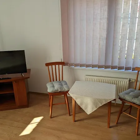 Goscinne - Lesna 8 أوسترونيه مورسكية