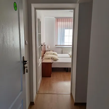 Goscinne - Lesna 8 *