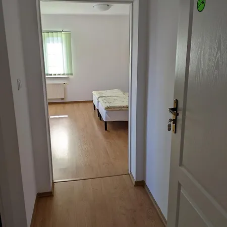 Goscinne - Lesna 8 *