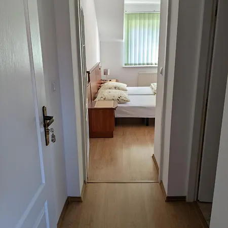 Goscinne - Lesna 8 أوسترونيه مورسكية