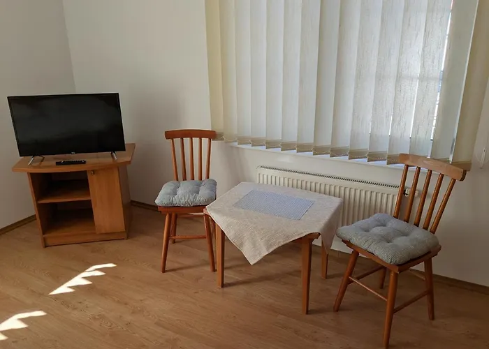 Goscinne - Lesna 8 民宿 *