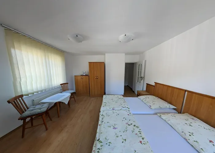 Goscinne - Lesna 8 *